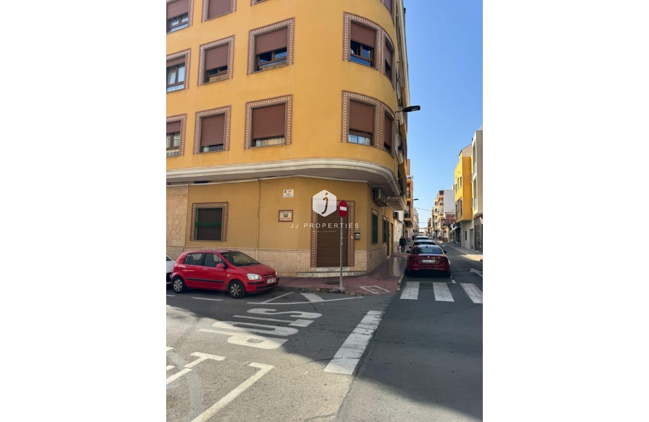 Aus zweiter Hand - Wohnung -
Torrevieja - Las Piscinas Naturales