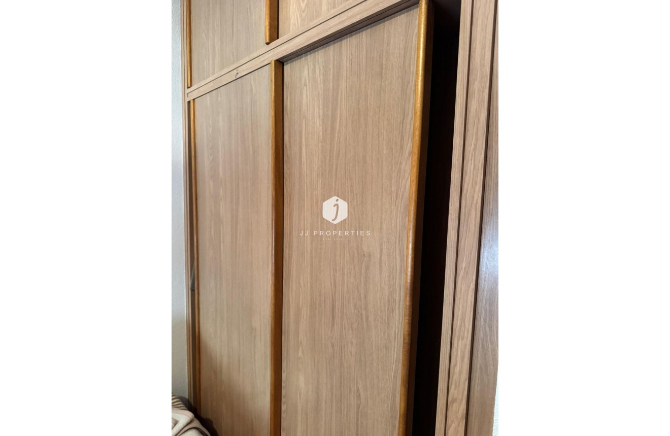 Aus zweiter Hand - Wohnung -
Torrevieja - Las Piscinas Naturales