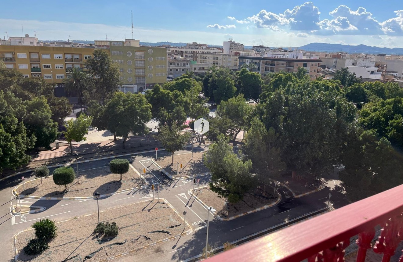 Segunda mano - Apartamento / piso -
Almoradí