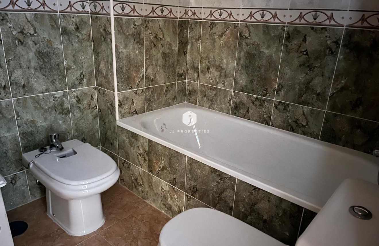 Segunda mano - Apartamento / piso -
Almoradí