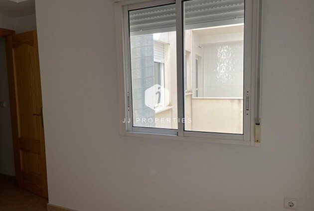 Segunda mano - Apartamento / piso -
Almoradí