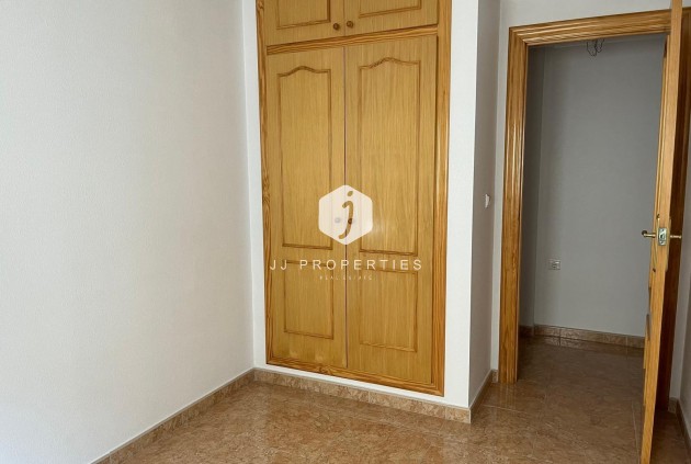 Segunda mano - Apartamento / piso -
Almoradí