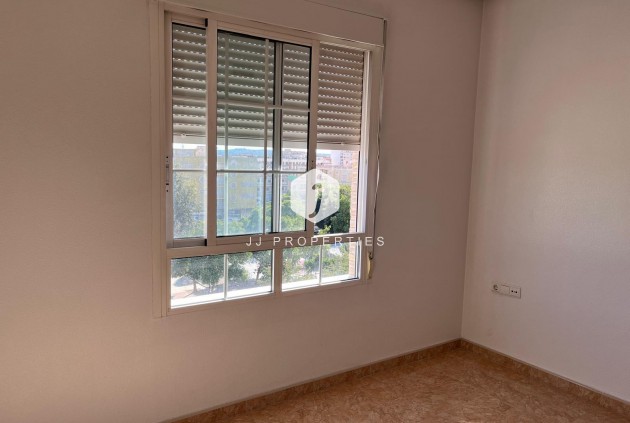 Segunda mano - Apartamento / piso -
Almoradí