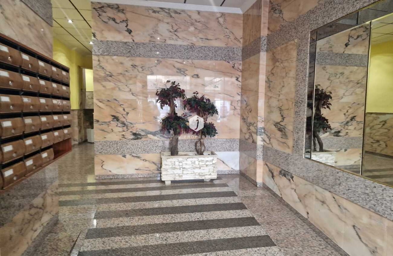 Tweedehands - Appartement / flat -
Torrevieja - Costa Blanca