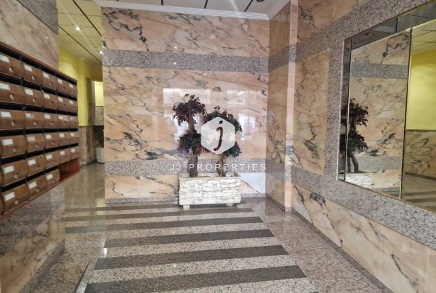 Tweedehands - Appartement / flat -
Torrevieja - Costa Blanca