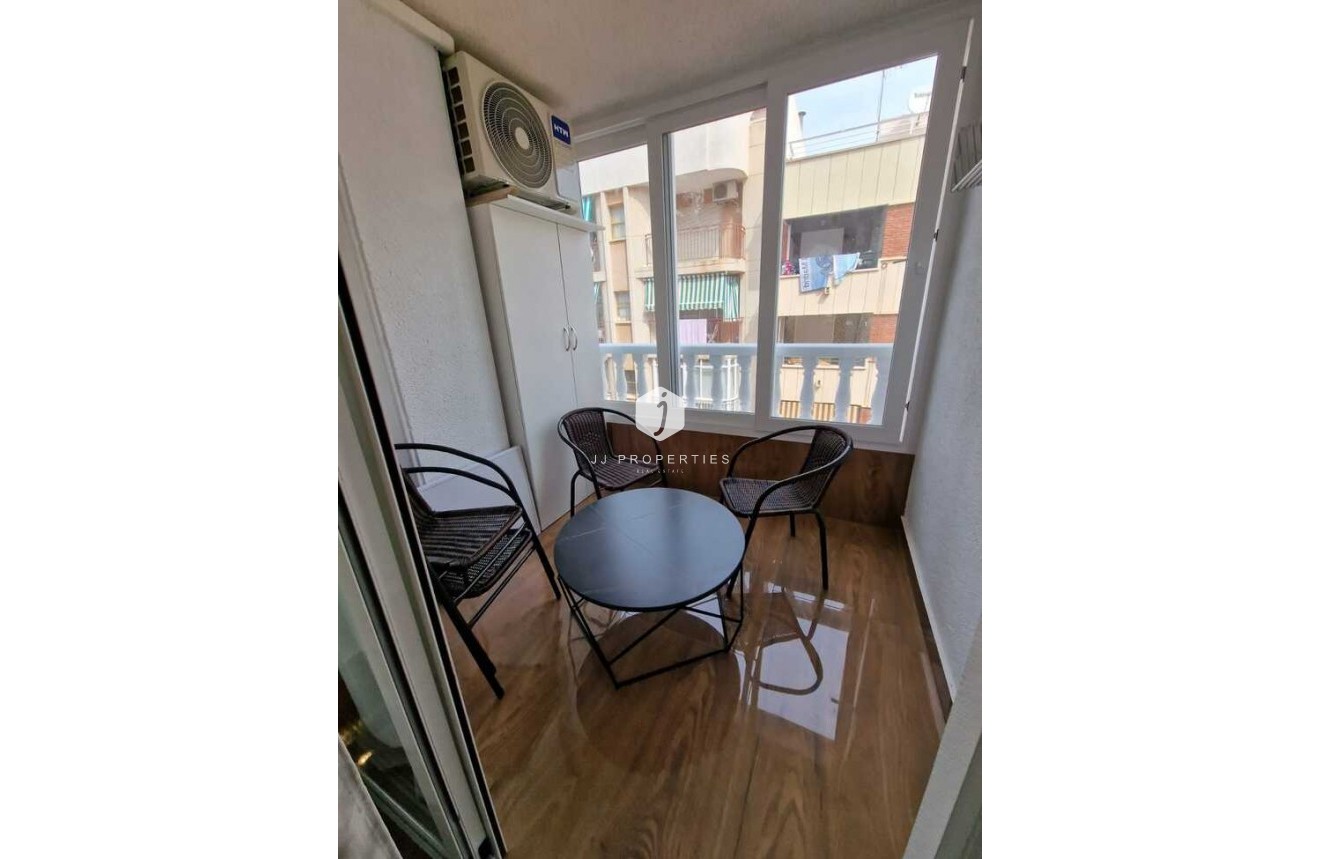 Tweedehands - Appartement / flat -
Torrevieja - Costa Blanca