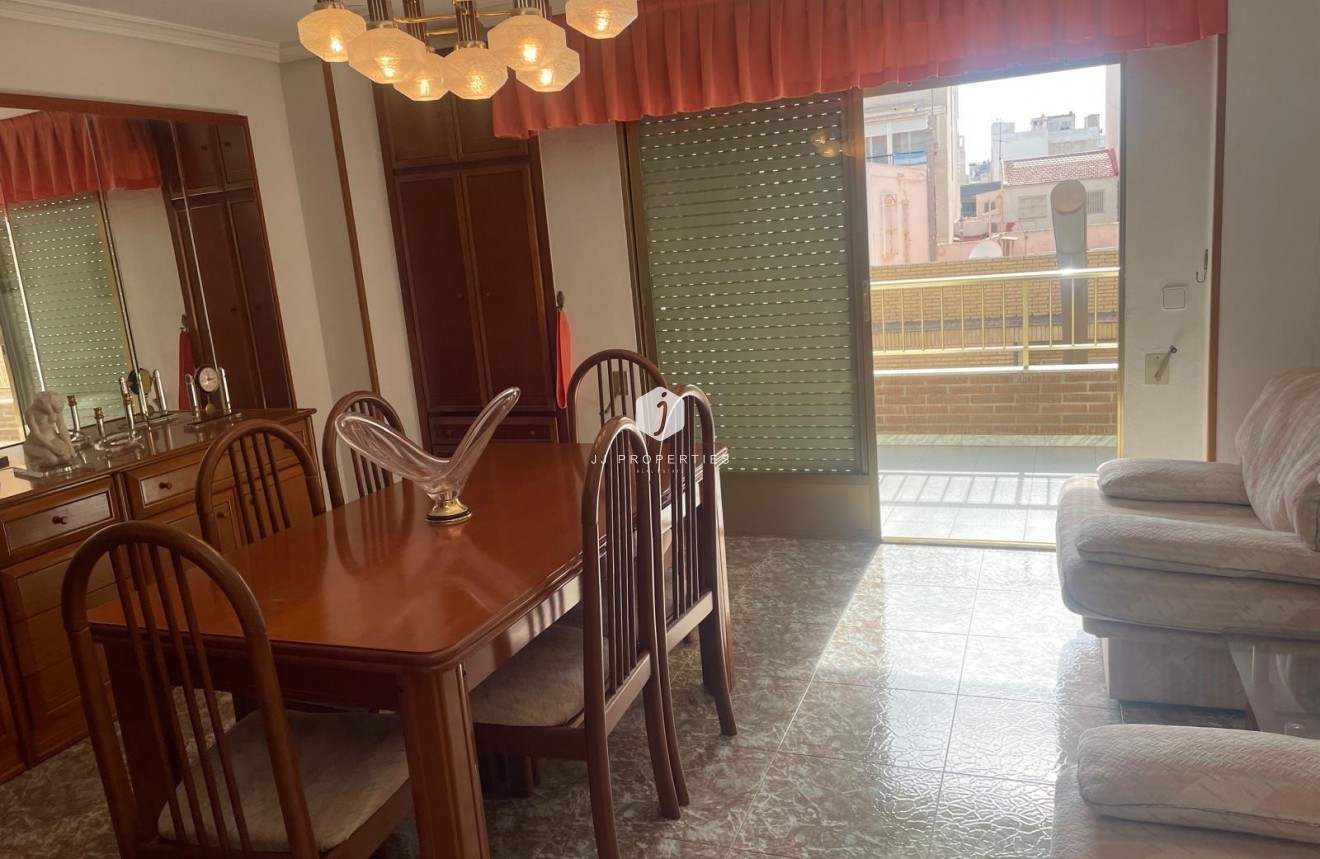 Tweedehands - Appartement / flat -
Torrevieja - Centro