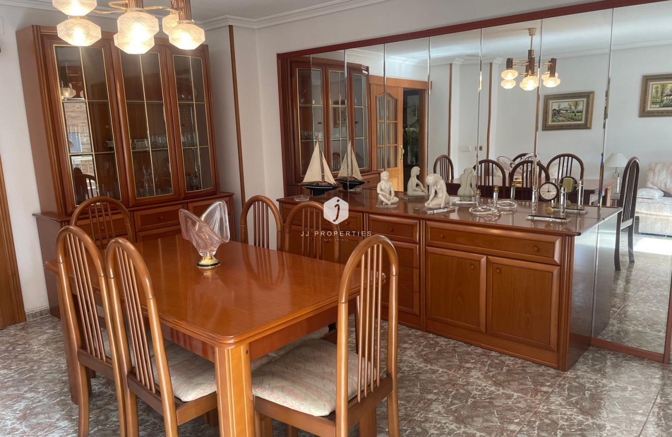 Tweedehands - Appartement / flat -
Torrevieja - Centro