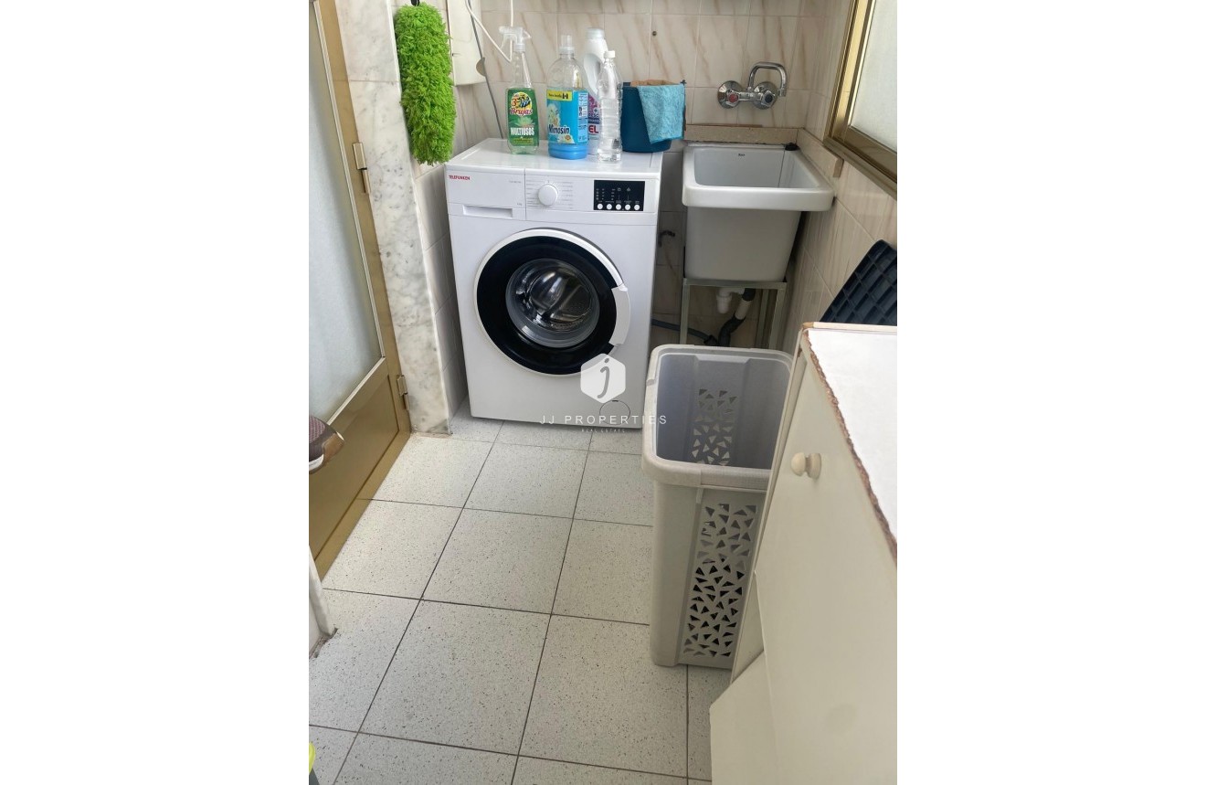 Tweedehands - Appartement / flat -
Torrevieja - Centro