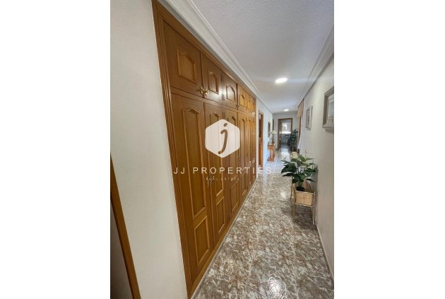 Tweedehands - Appartement / flat -
Torrevieja - Centro
