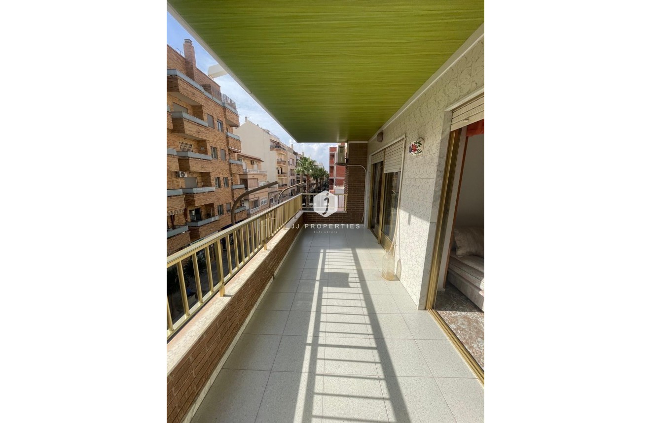Tweedehands - Appartement / flat -
Torrevieja - Centro