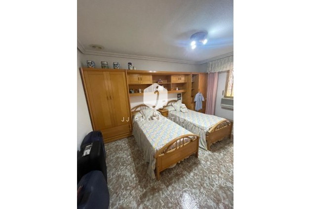 Tweedehands - Appartement / flat -
Torrevieja - Centro