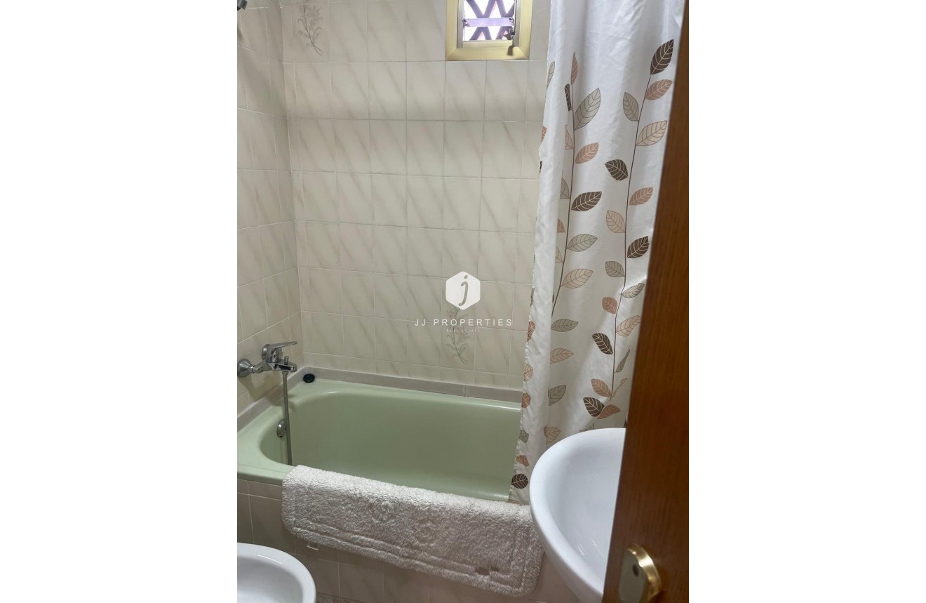 Tweedehands - Appartement / flat -
Torrevieja - Centro