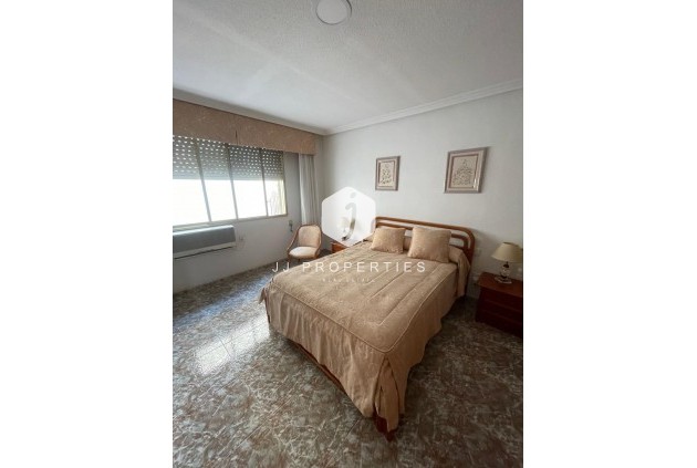 Tweedehands - Appartement / flat -
Torrevieja - Centro
