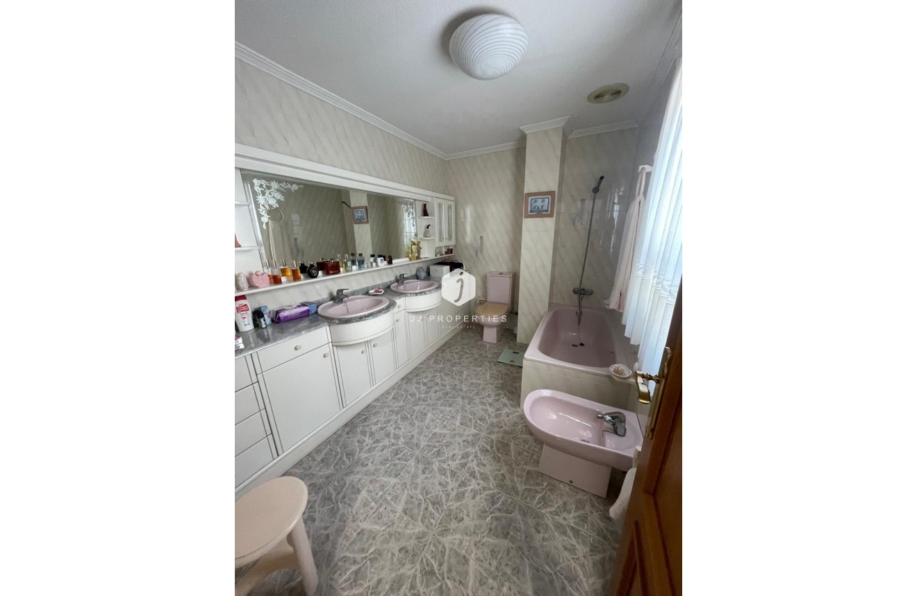 Tweedehands - Appartement / flat -
Torrevieja - Centro