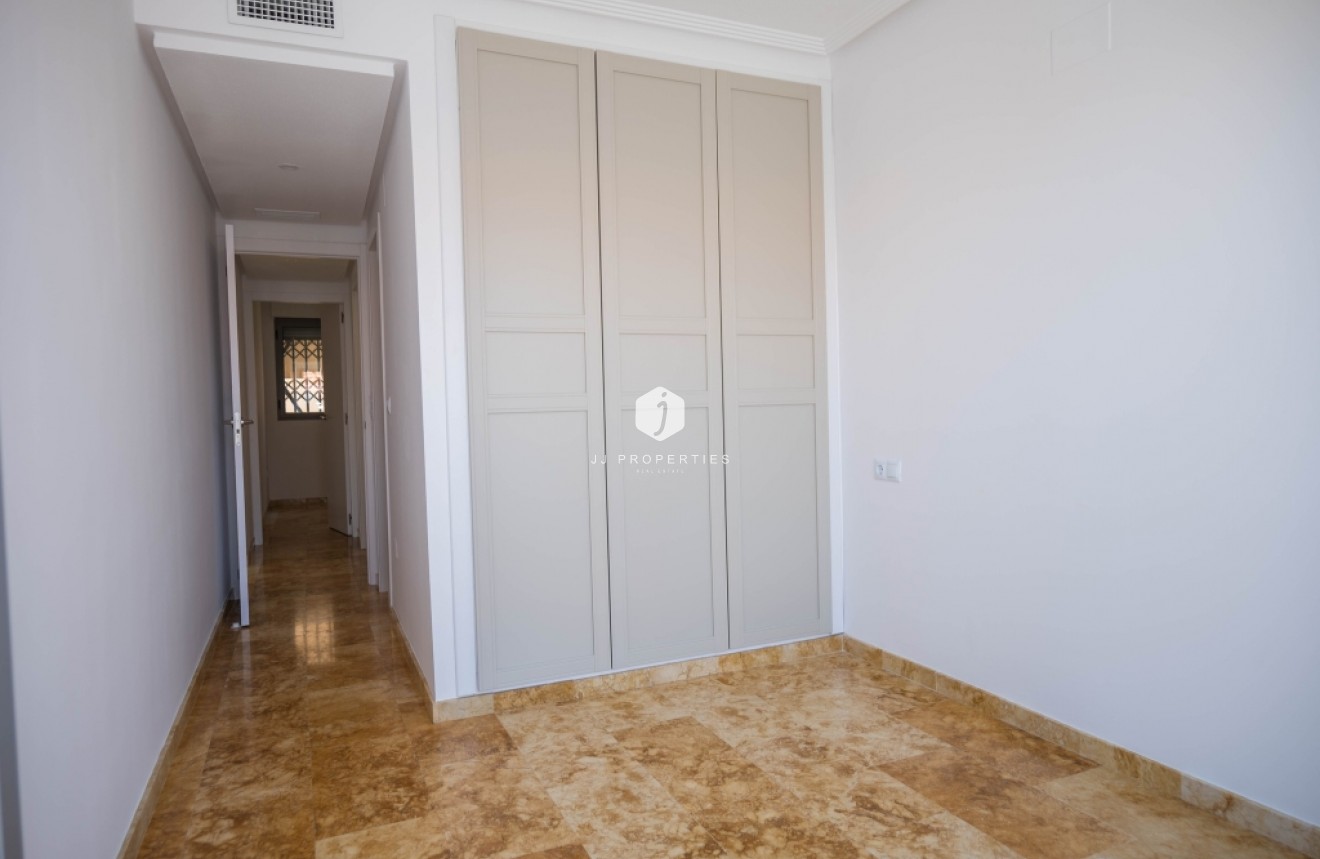 Tweedehands - Appartement / flat -
Torrevieja - Costa Blanca