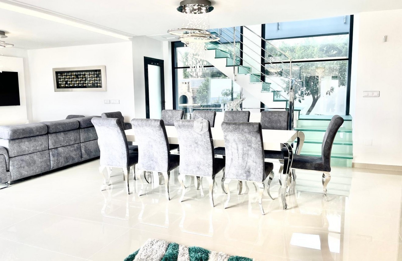 Tweedehands - Villa -
San Miguel de Salinas - Altos De San Miguel