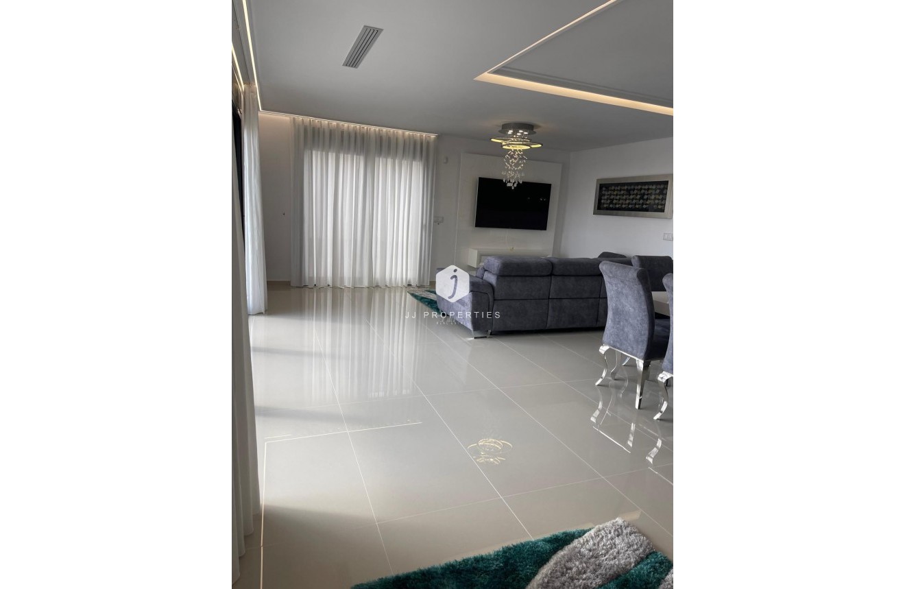 Tweedehands - Villa -
San Miguel de Salinas - Altos De San Miguel