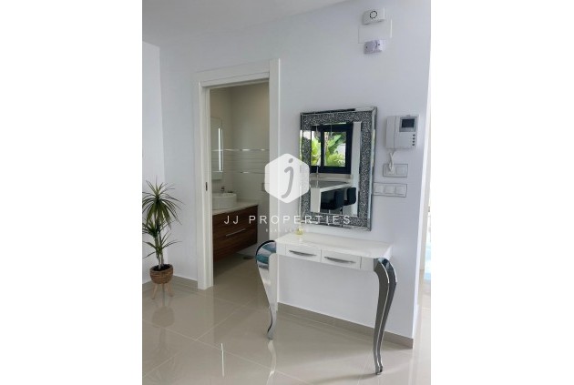 Tweedehands - Villa -
San Miguel de Salinas - Altos De San Miguel