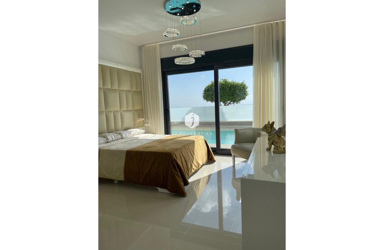 Tweedehands - Villa -
San Miguel de Salinas - Altos De San Miguel