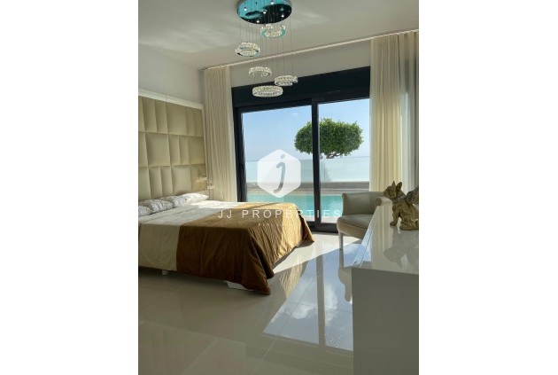 Tweedehands - Villa -
San Miguel de Salinas - Altos De San Miguel