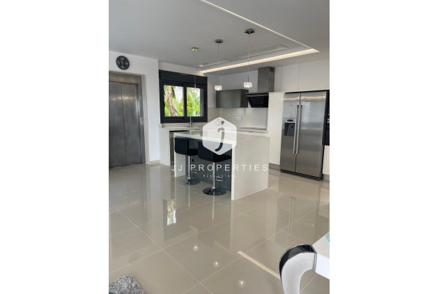 Tweedehands - Villa -
San Miguel de Salinas - Altos De San Miguel