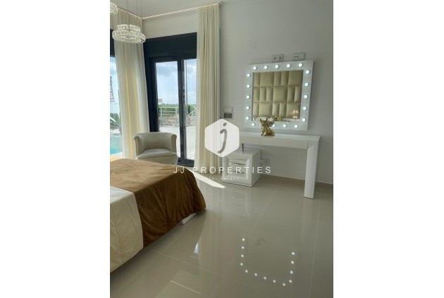 Tweedehands - Villa -
San Miguel de Salinas - Altos De San Miguel