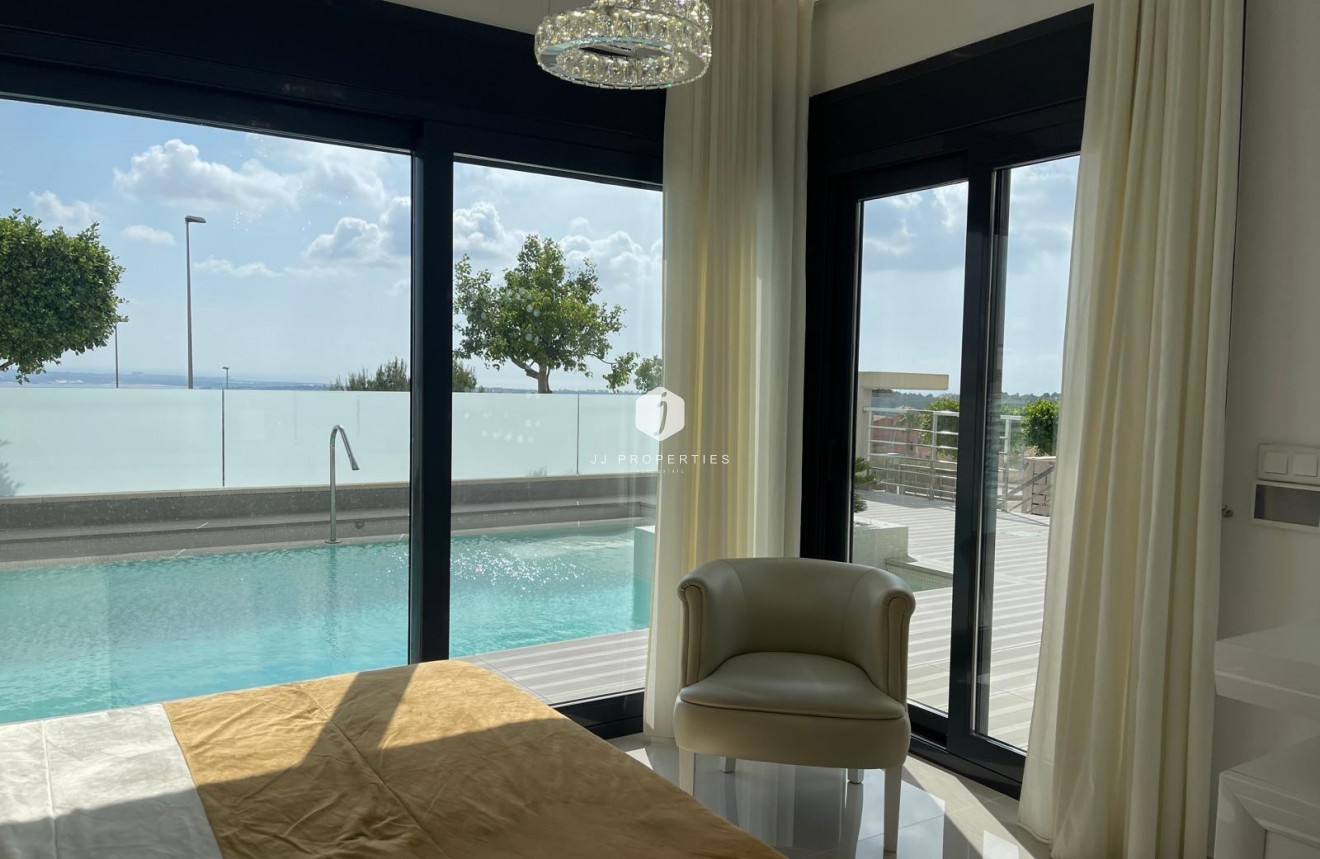 Tweedehands - Villa -
San Miguel de Salinas - Altos De San Miguel