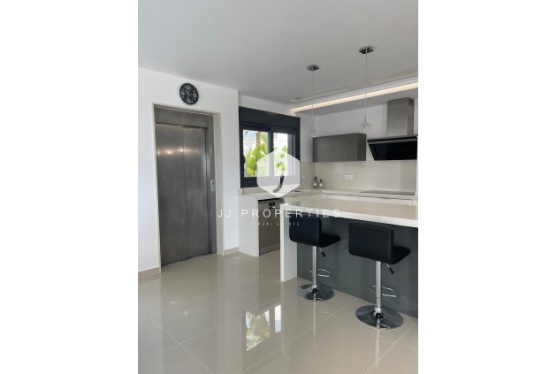 Tweedehands - Villa -
San Miguel de Salinas - Altos De San Miguel