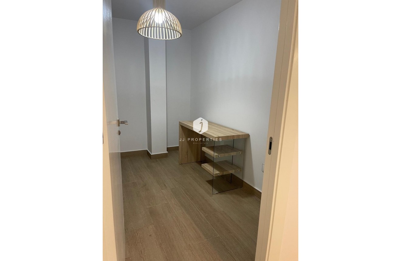 Tweedehands - Villa -
San Miguel de Salinas - Altos De San Miguel