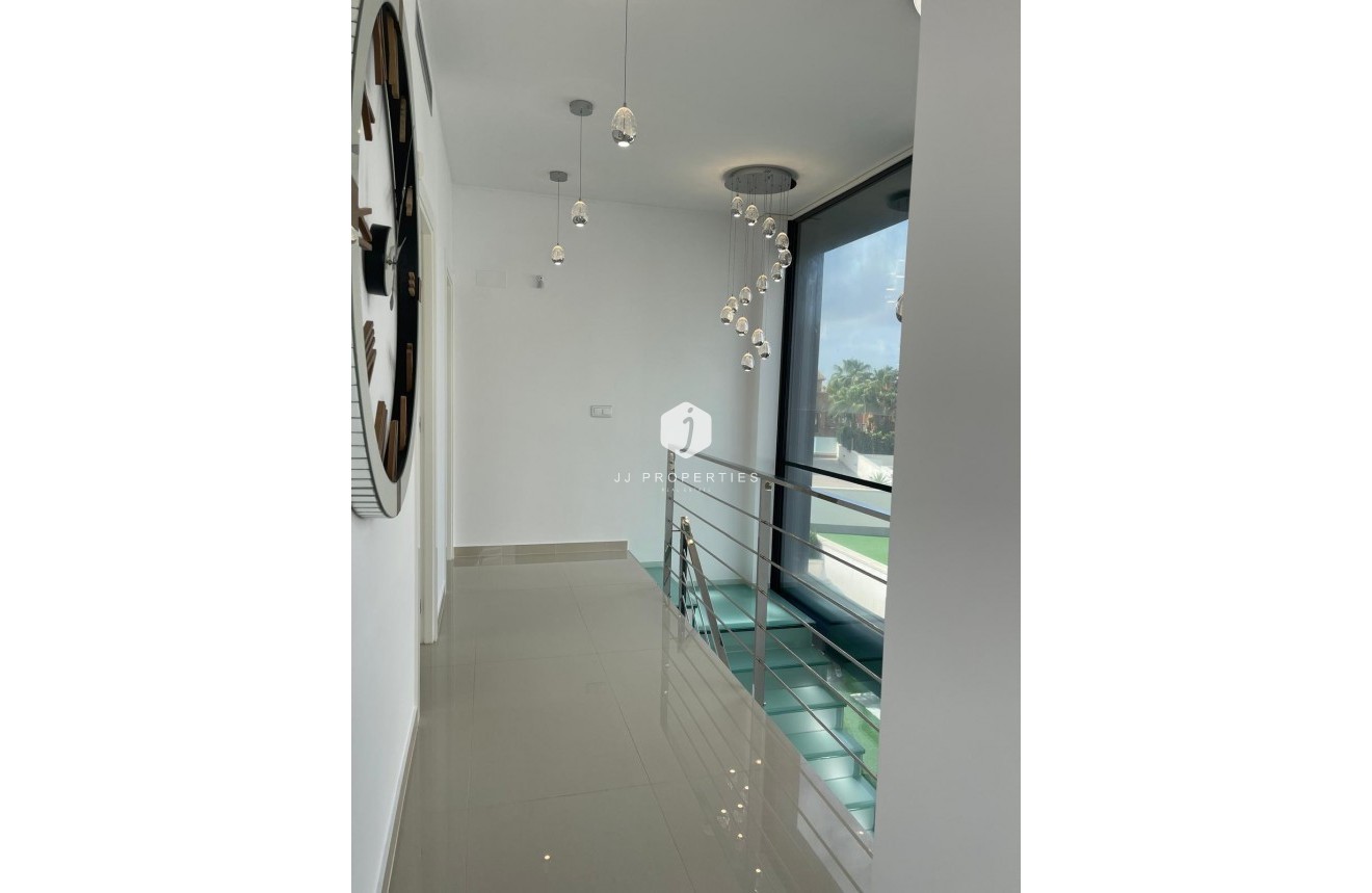 Tweedehands - Villa -
San Miguel de Salinas - Altos De San Miguel