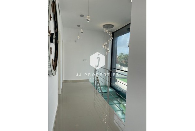 Tweedehands - Villa -
San Miguel de Salinas - Altos De San Miguel