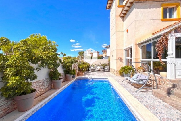 Tweedehands - Villa -
La Zenia - Costa Blanca