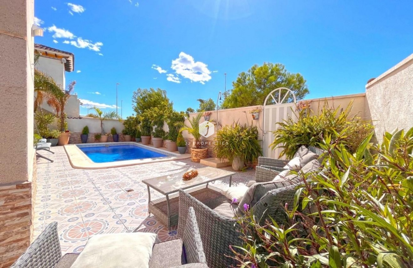 Tweedehands - Villa -
La Zenia - Costa Blanca