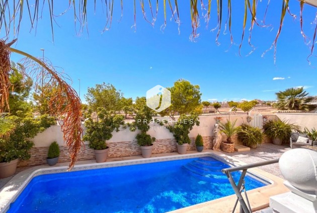 Tweedehands - Villa -
La Zenia - Costa Blanca