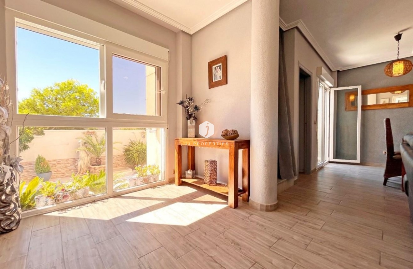 Tweedehands - Villa -
La Zenia - Costa Blanca