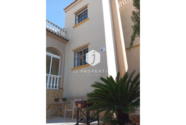 Tweedehands - Bungalow -
Orihuela Costa - PAU 26