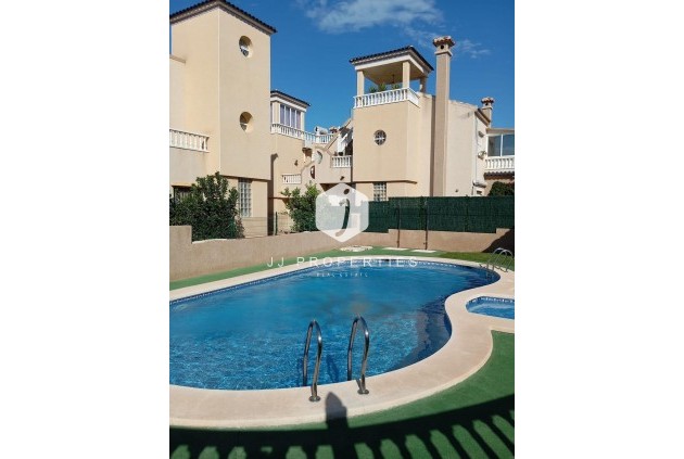 Tweedehands - Bungalow -
Orihuela Costa - PAU 26