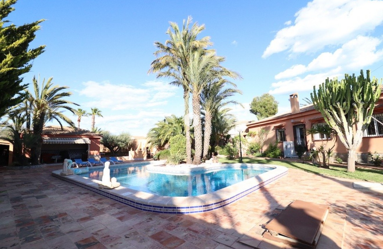Tweedehands - Villa -
Torrevieja - Costa Blanca