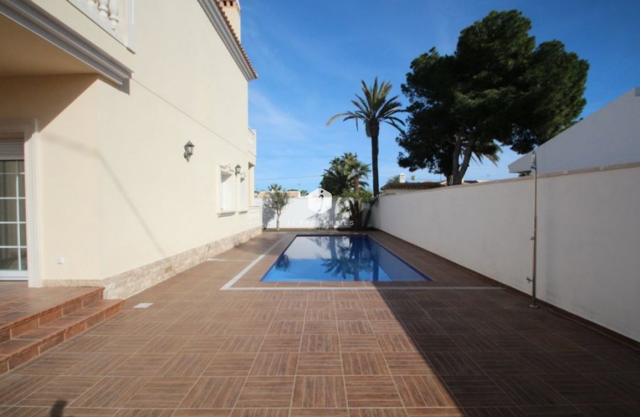 Tweedehands - Villa -
Orihuela Costa - Costa Blanca