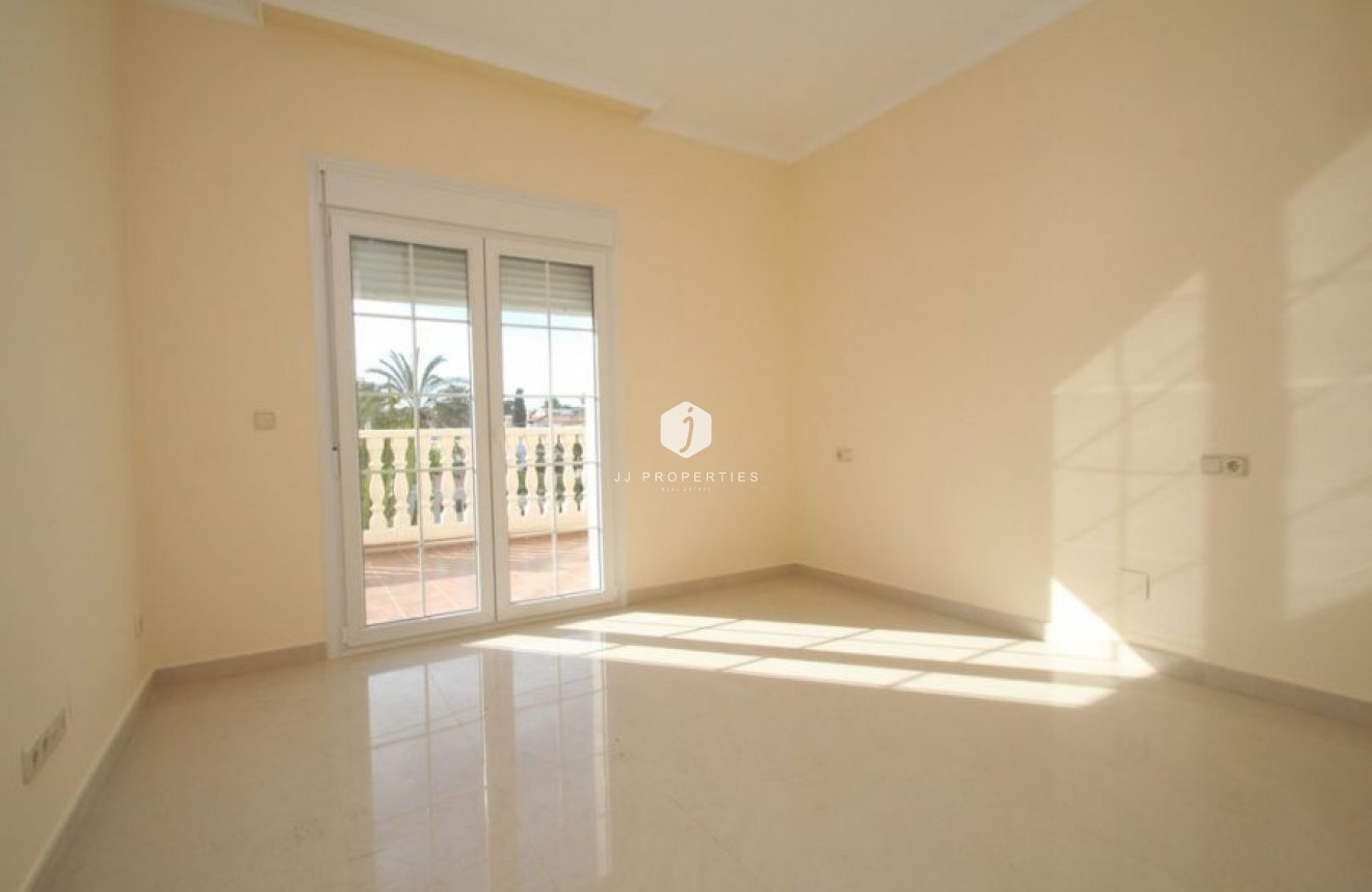 Tweedehands - Villa -
Orihuela Costa - Costa Blanca