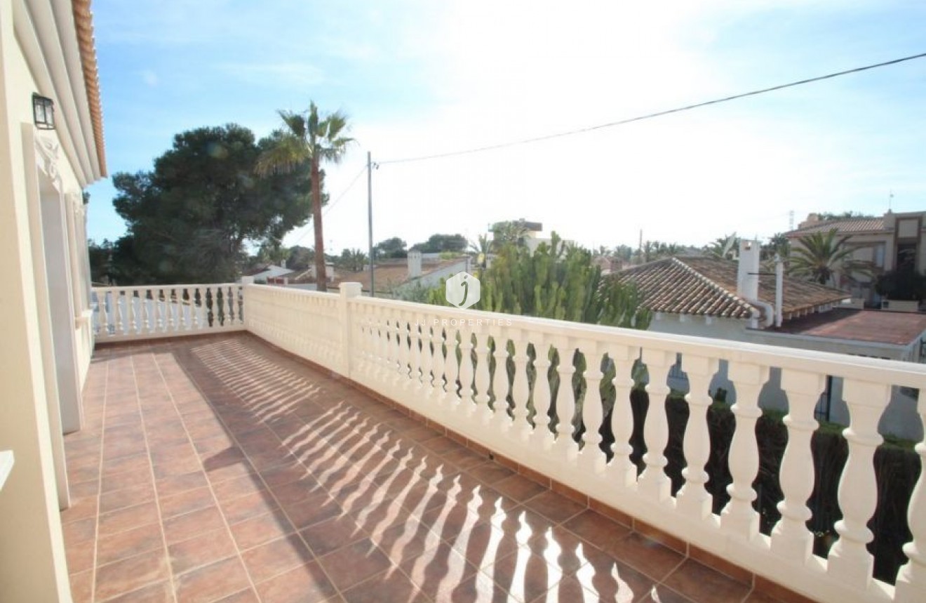 Tweedehands - Villa -
Orihuela Costa - Costa Blanca