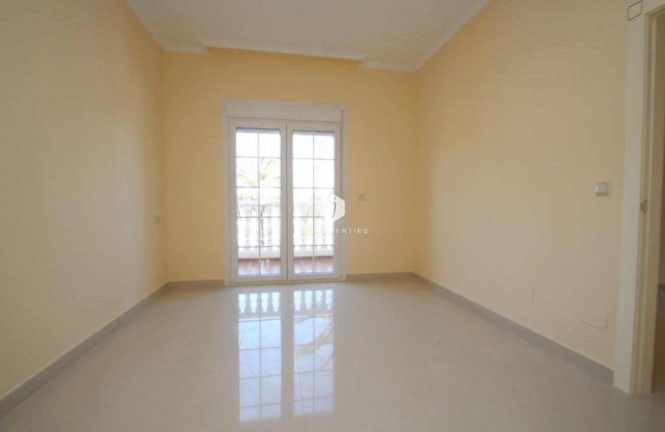 Tweedehands - Villa -
Orihuela Costa - Costa Blanca