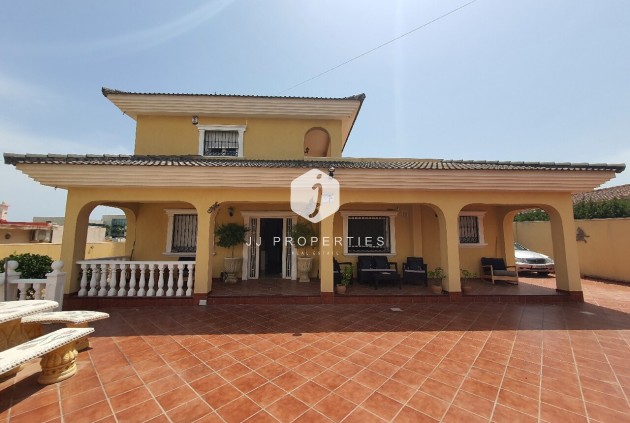 Tweedehands - Villa -
Los Balcones - Costa Blanca