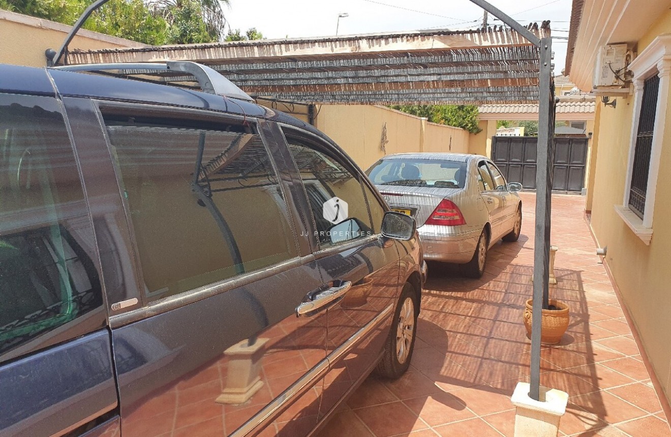 Tweedehands - Villa -
Los Balcones - Costa Blanca