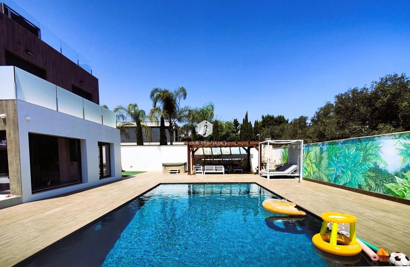 Tweedehands - Villa -
Cabo Roig - Costa Blanca