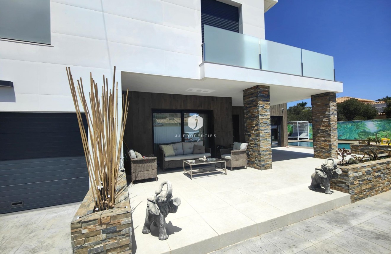 Tweedehands - Villa -
Cabo Roig - Costa Blanca