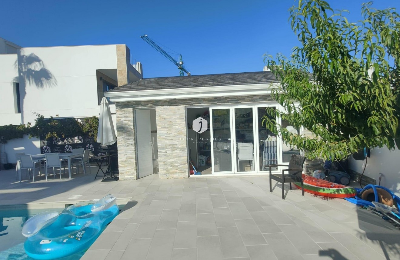 Tweedehands - Villa -
Orihuela Costa - La Zenia