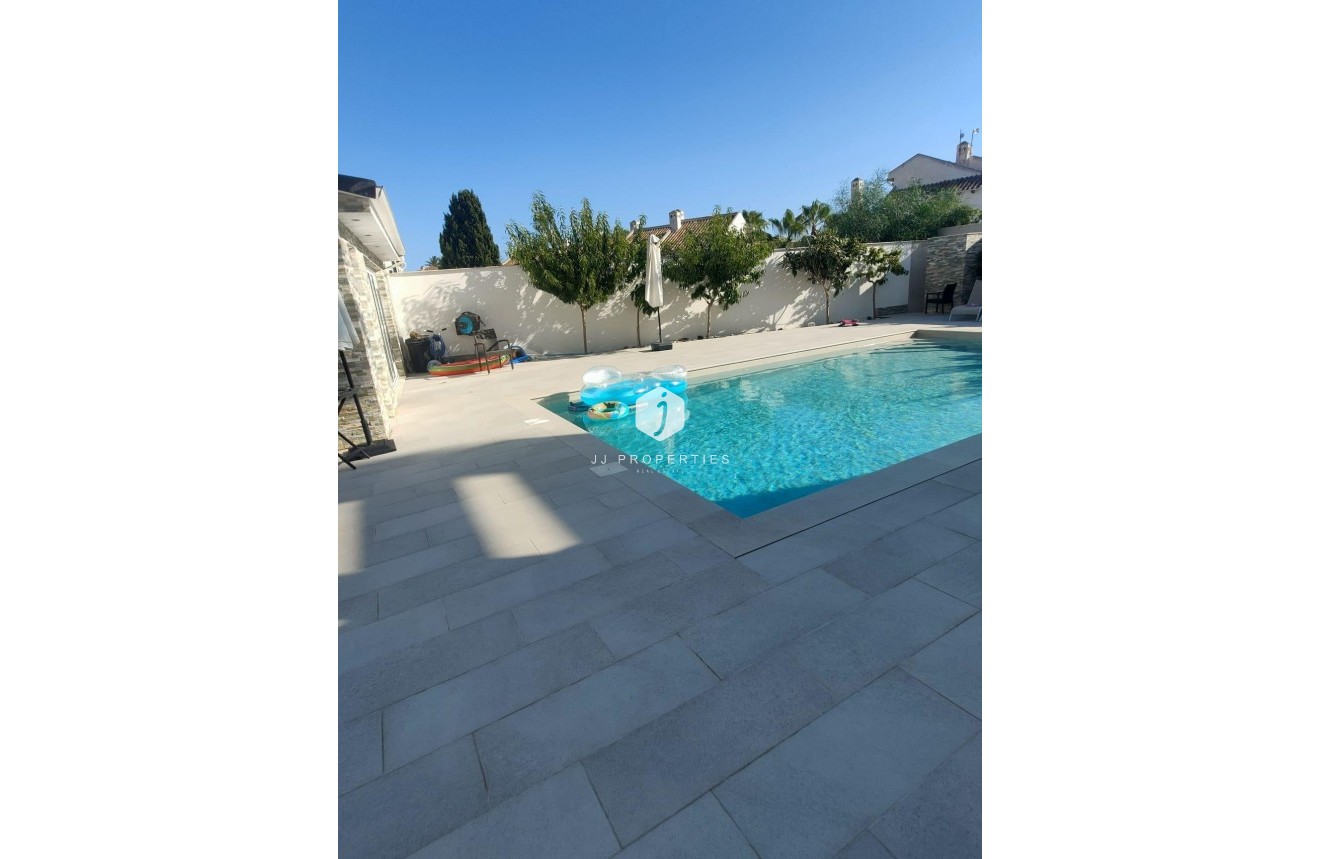 Tweedehands - Villa -
Orihuela Costa - La Zenia