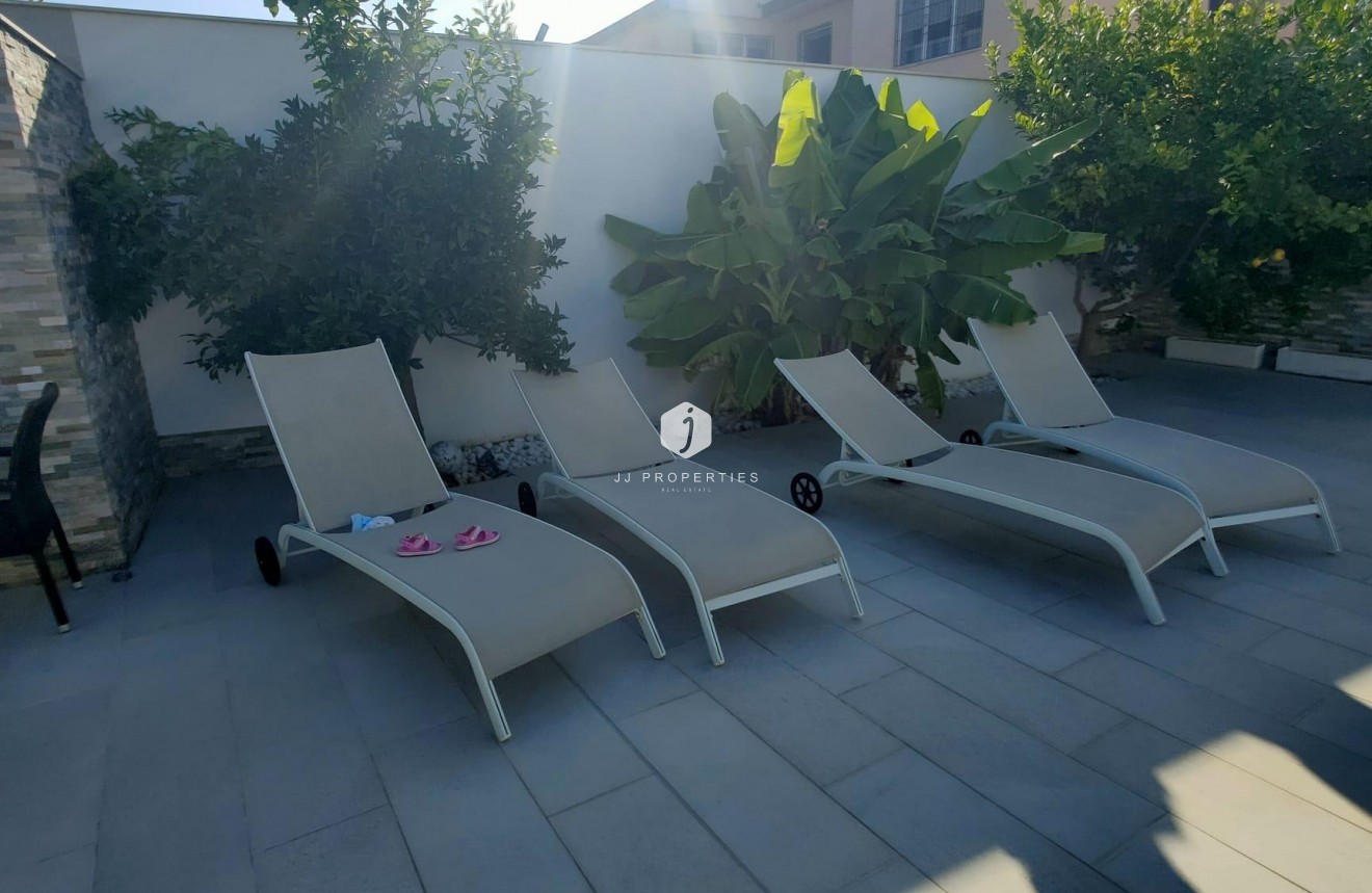 Tweedehands - Villa -
Orihuela Costa - La Zenia